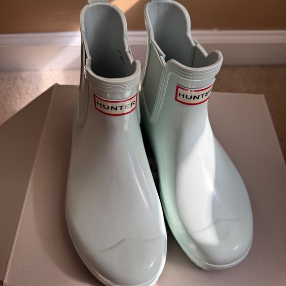 Hunter Gloss Chelsea Rain Boots - Picture 3 of 6